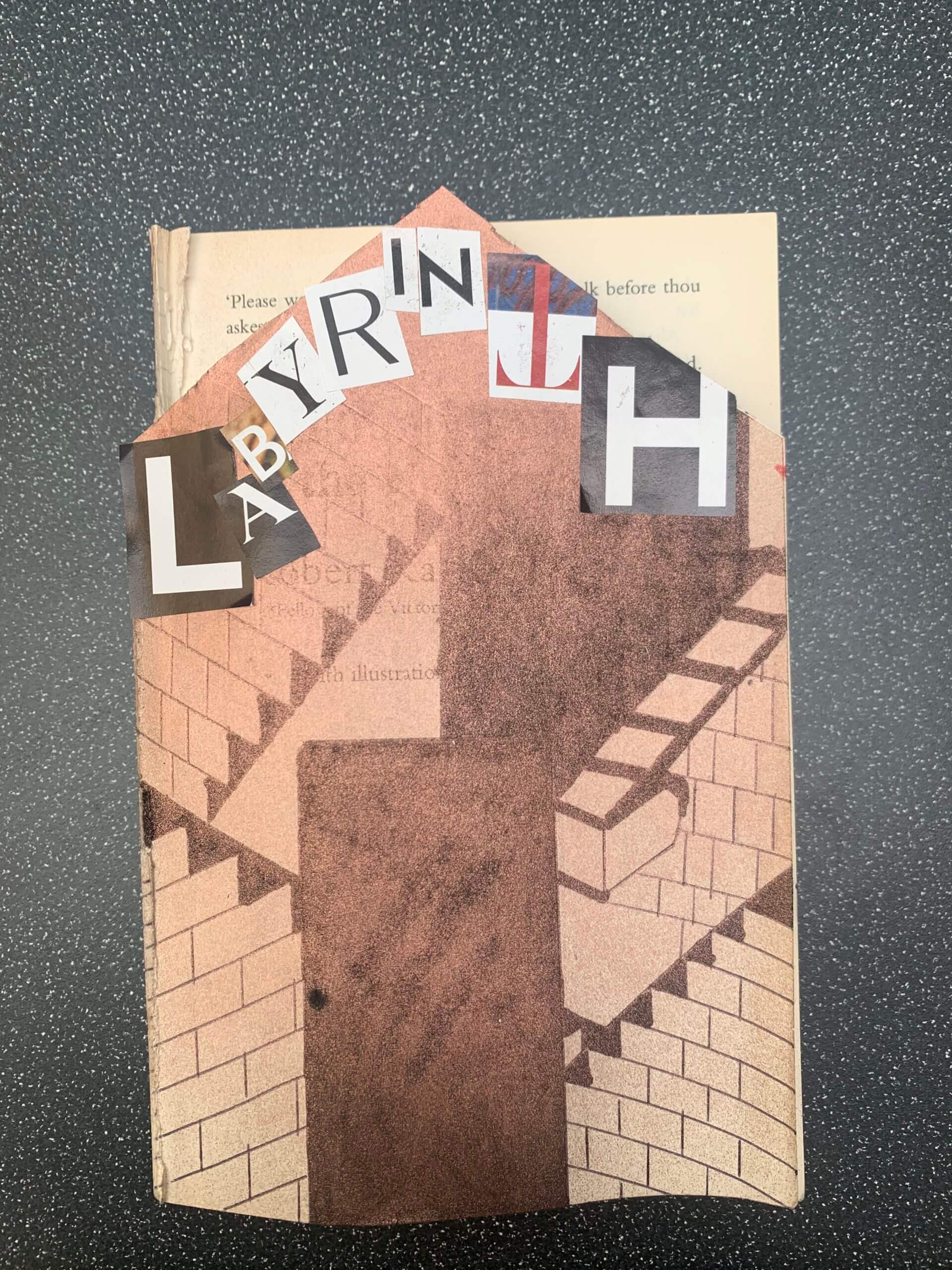 Labyrinth – Typography & Graphic Communication